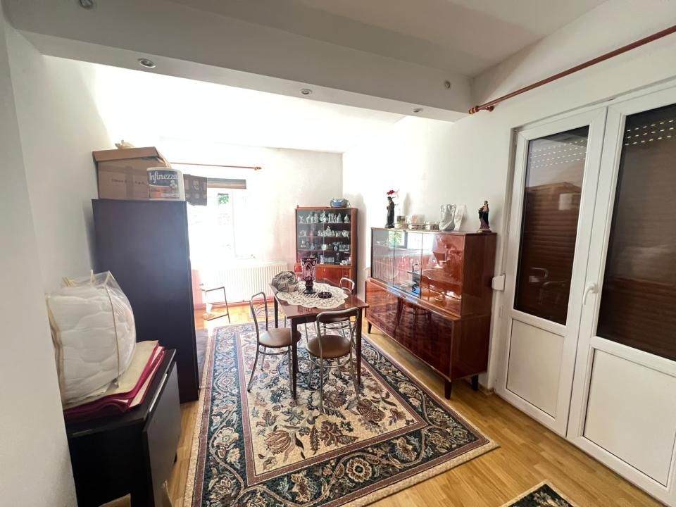 Apartament-2-Camere-Decomandat-La-Casa-Pivnita-Pod-Curte-Comuna – fotografia 3 din 14