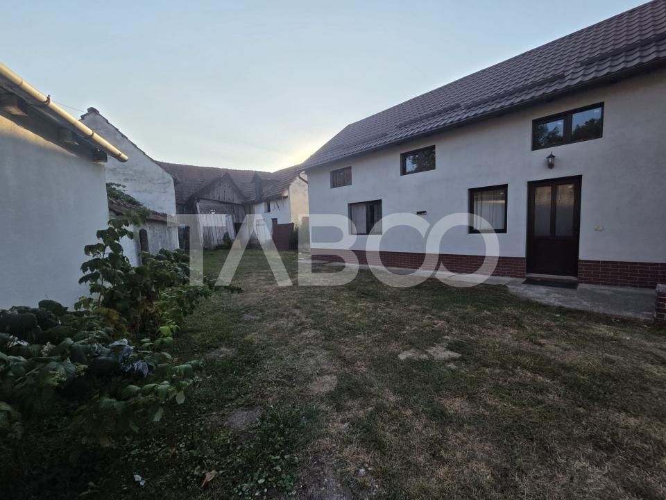 Casa 3 camere de vanzare in Voila 12km de Fagaras renovata 2026 – fotografia 2 din 13