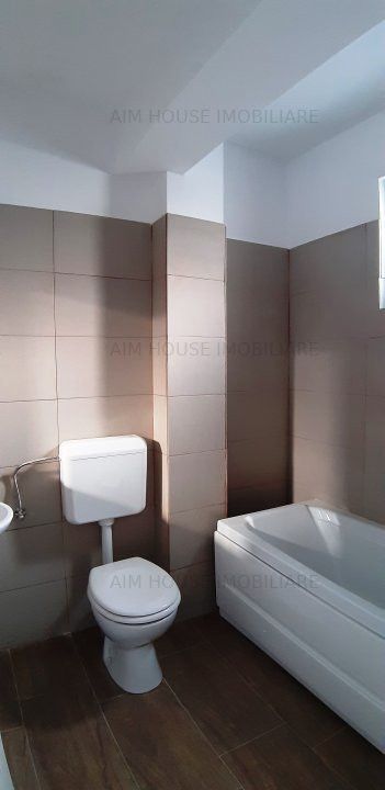  – fotografia 7 din 12