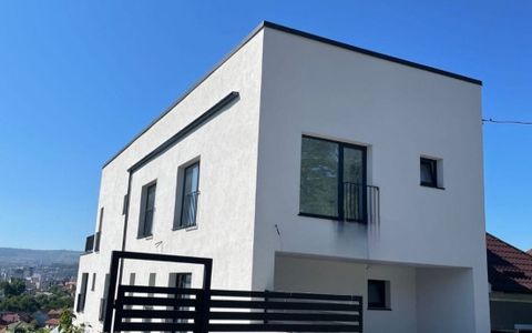 Casa tip duplex, Dambul Rotund, cu view superb