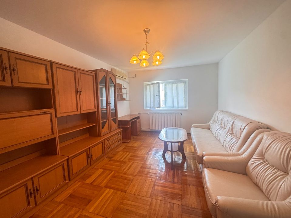 Apartament 3 camere de vânzare în zona Tomis III – fotografia 2 din 10