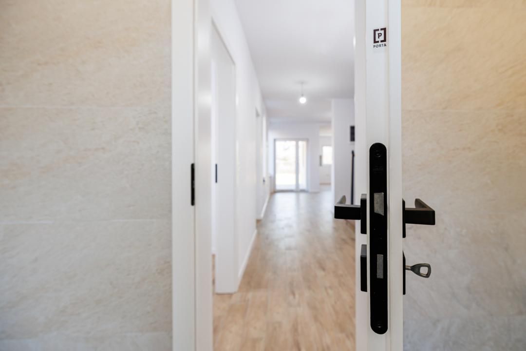 Duplex P+E în Moșnița Nouă, 3 dormitoare, 3 bai, teren 403 mp. Comision 0% – fotografia 54 din 56