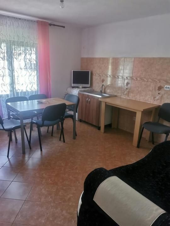 Casă spațioasă de închiriat în Ungureni – Dambovita – fotografia 15 din 24