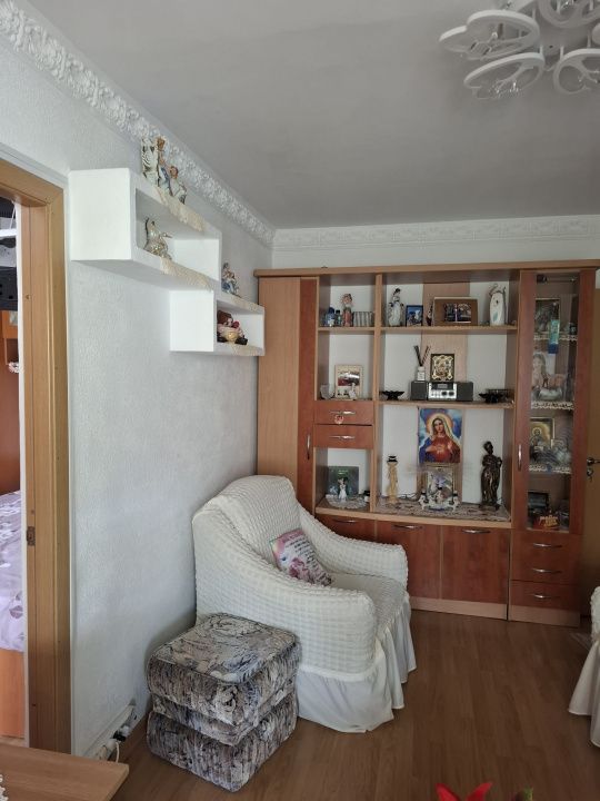 Apartament 2 camere de vânzare în zona Km 4-5 – mobilat, etaj intermediar – fotografia 3 din 12