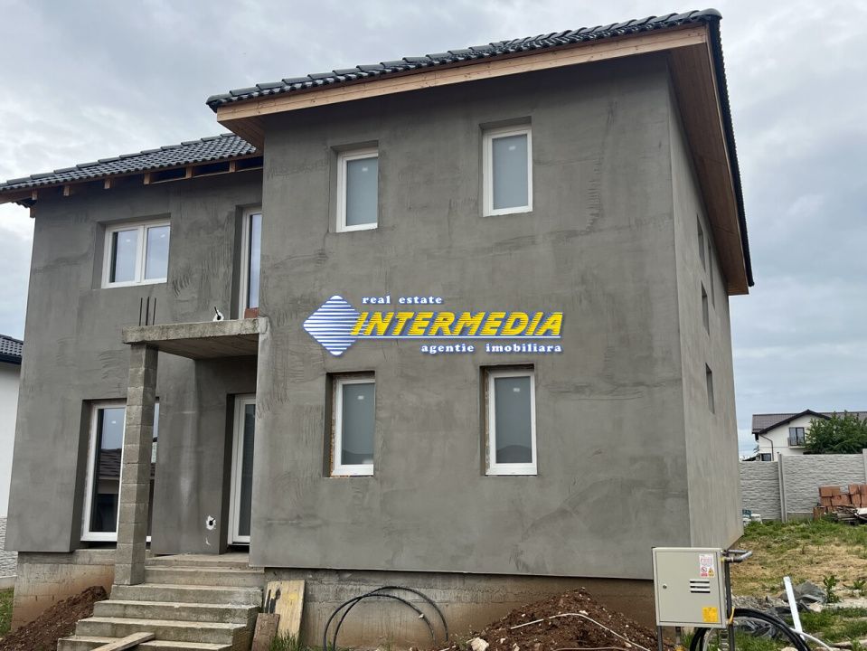 Casa noua de vanzare in Alba Iulia cu 4 camere semifinisata cu apa gaz curent – fotografia 1 din 13