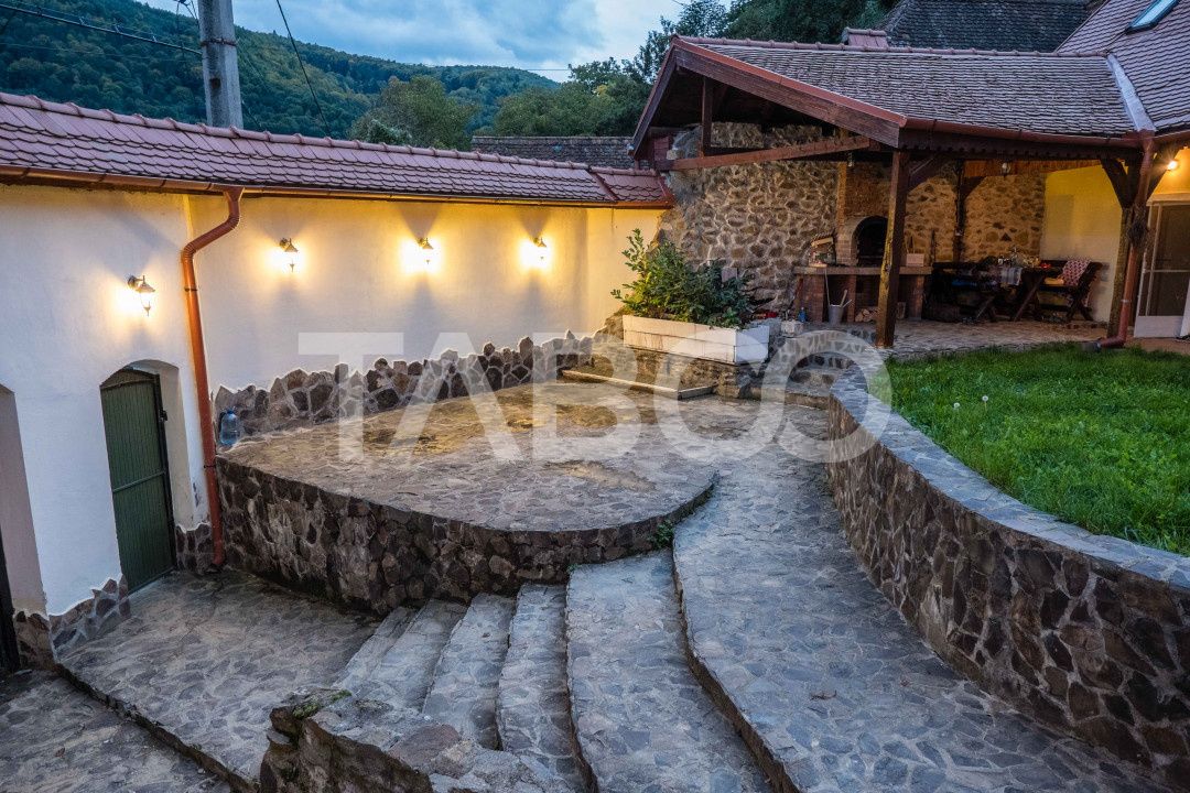 Casa de vanzare pretabila pensiune priveliste superba Fantanele Sibiu – fotografia 13 din 24