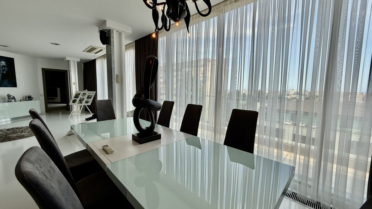 Penthouse UNIC 204 mp totali in Tomis Nord Constanta mobilat si utilat – fotografia 11 din 38