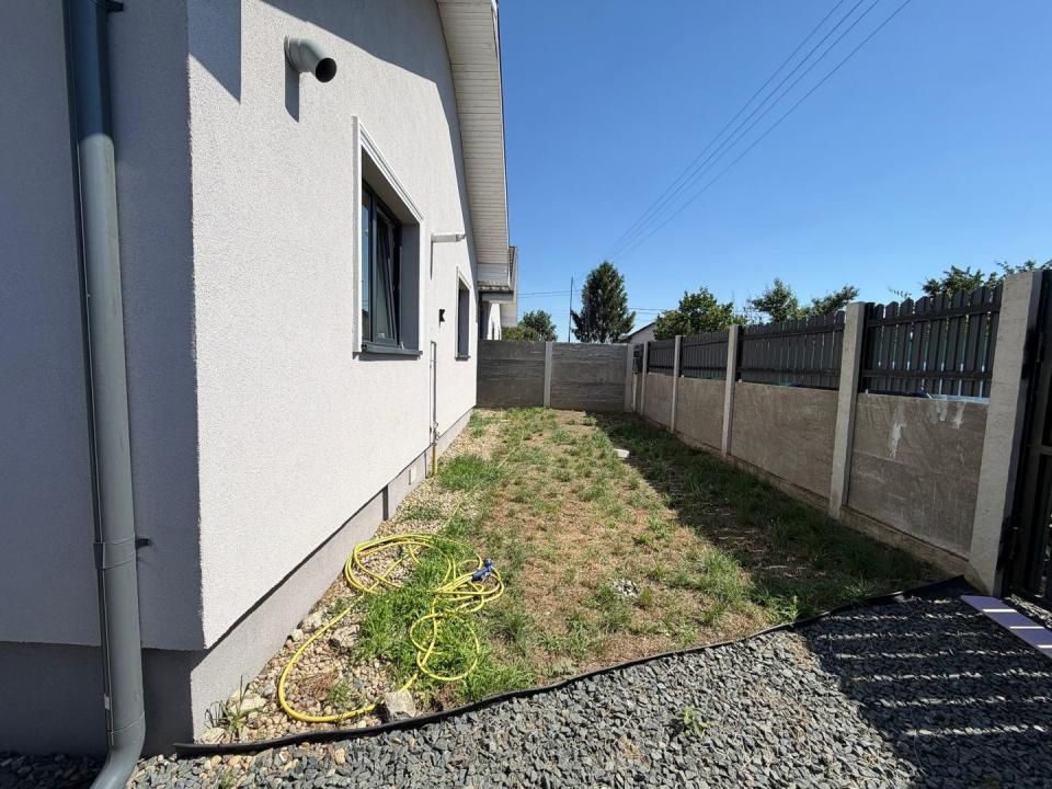 Comision 0 Cumparator | Duplex | Toate utilitatile | Asfalt | Mobilat si utilat – fotografia 17 din 18