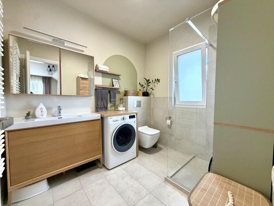 Apartament spatios, 3 camere, pod amenajat, zona centrala Dumbravita – fotografia 8 din 9
