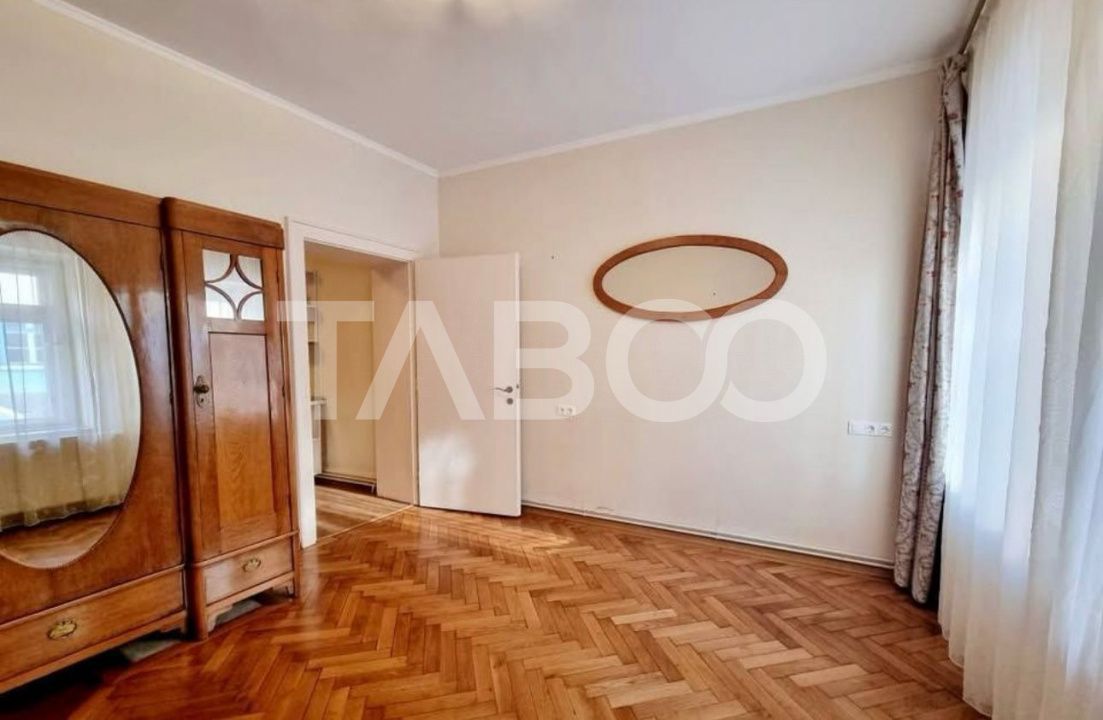 Apartament de vanzare 2 camere 2 bai 2 pivnite Centrul Istoric Sibiu – fotografia 3 din 8