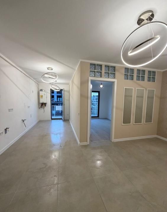 Apartament 3 camere, finisat, 56mp, garaj, Blocuri albe Eroilor Floreşti – fotografia 1 din 12