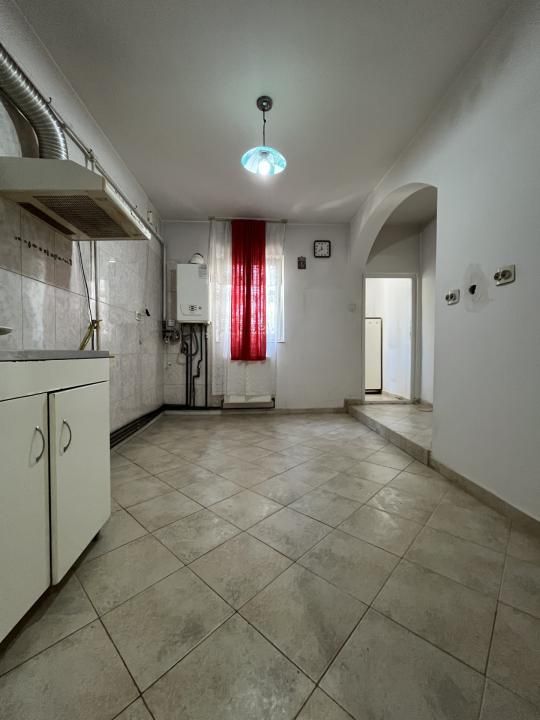 COMISION 0% Apartament 3 camere dec 2 băi etajul 3 central Gaesti – fotografia 7 din 19