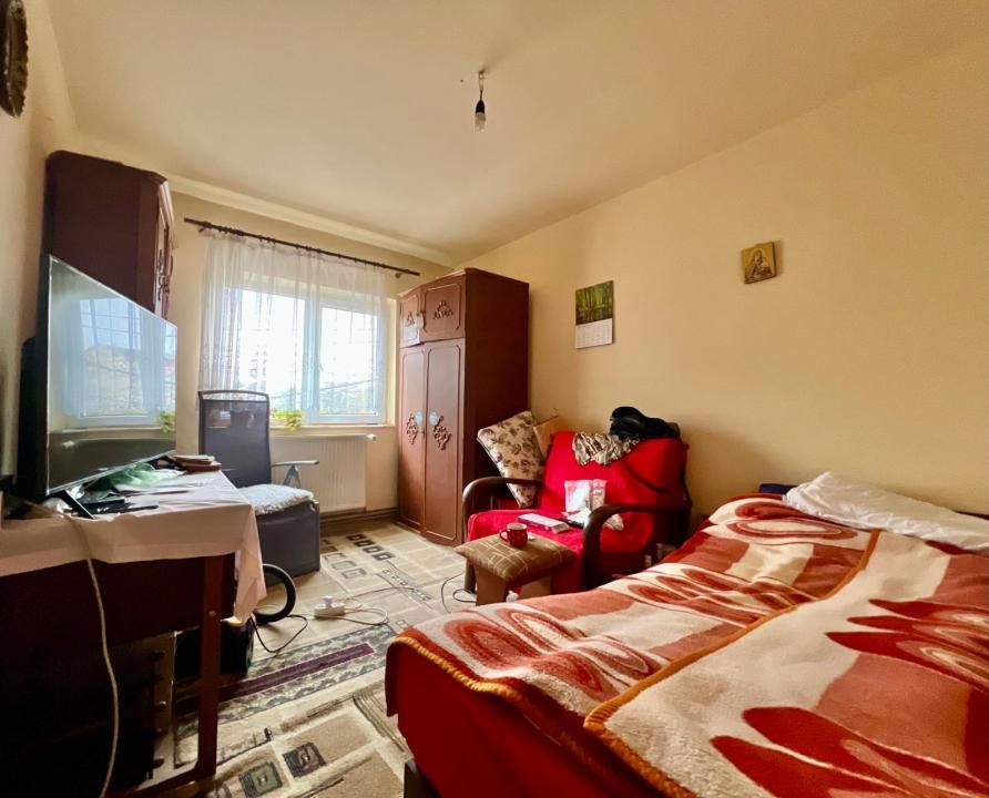 Apartament 4 camere, decomandat, 76mp utili, etaj 1 - Zona Soarelui – fotografia 5 din 12