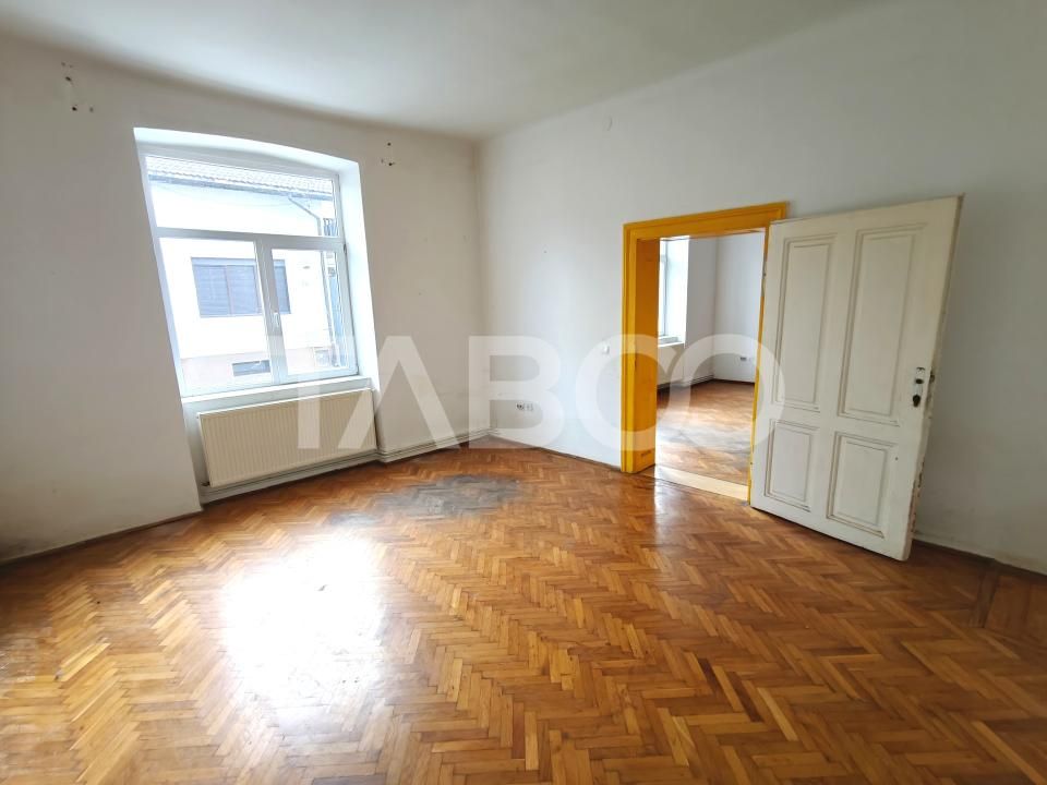 Spatiu de inchiriat in curte proprie - zona Lupeni - Comision 0 – fotografia 5 din 12