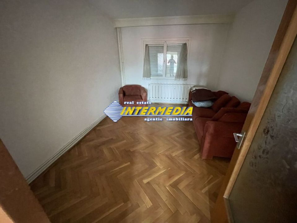 Apartament 3 camere etaj 2 +garaj + boxa in Cetate zona Caroline – fotografia 5 din 6