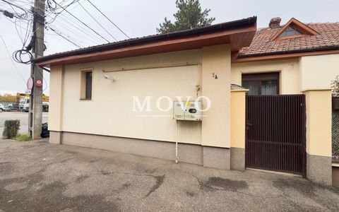 Casa individuala cu 4 camere, 2 fronturi stradale, zona Lipovei.