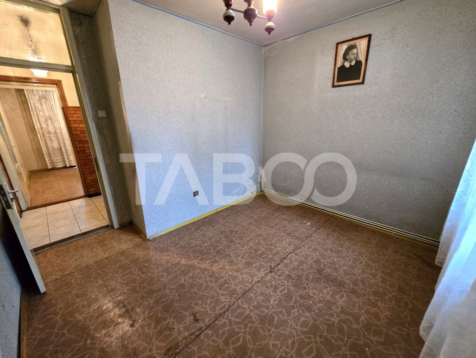Apartament decomandat 4 camere 4 balcoane 2 bai etaj 1 Central Sibiu – fotografia 18 din 22