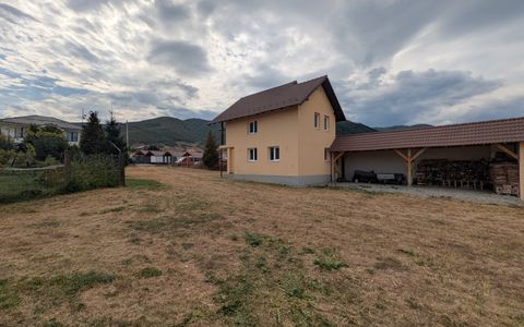 GURA RÂULUI | CASĂ PE 3.046 MP, CU O PRIVELIȘTE DIFERITĂ LA FIECARE FEREASTRĂ