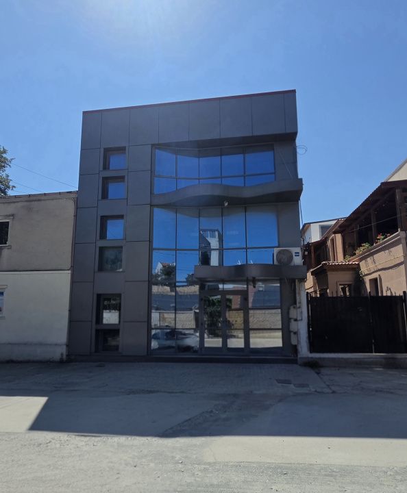 CLĂDIRE DE BIROURI | 320 MP | ZONA CAPITOL – LA 20 M DE BULEVARDUL MAMAIA – fotografia 2 din 23