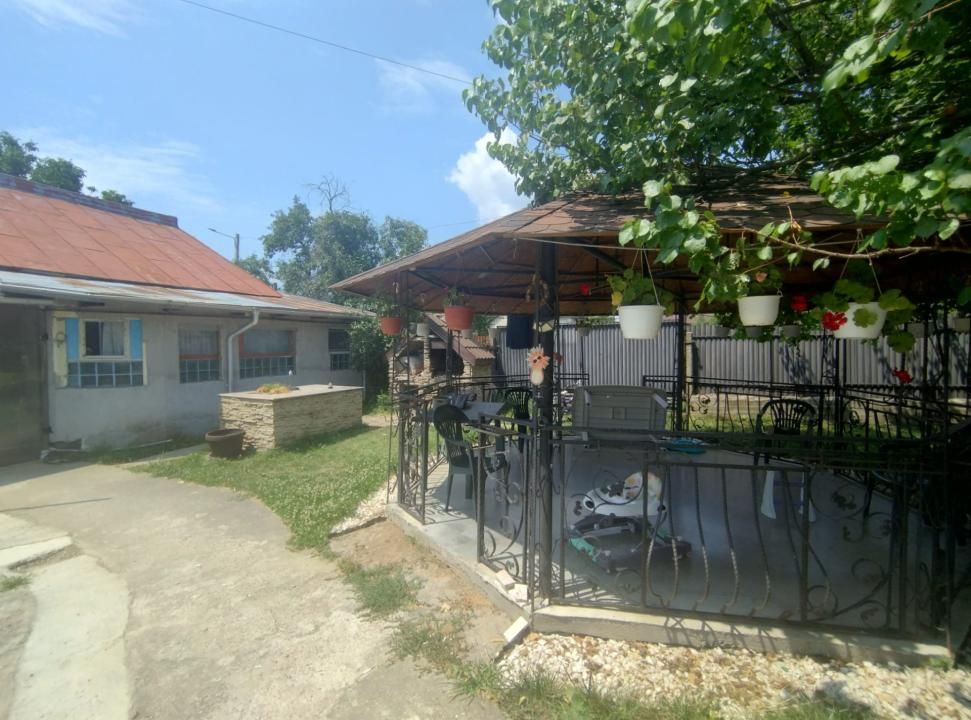Casa si teren oras Sefanesti – fotografia 1 din 8
