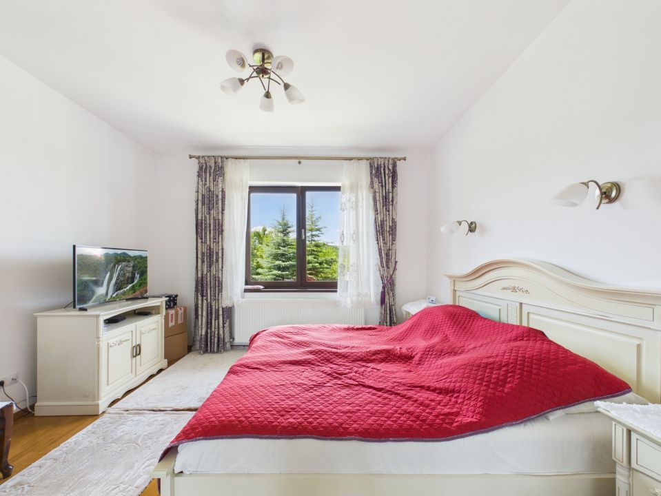 Casa cu priveliste de vis si potential turistic sau investitie in zona Bran – fotografia 10 din 46