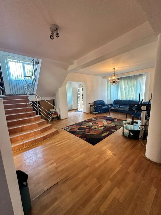 Oportunitate de investiție! Casă de vanzare, cu 8 camere, 382 mp, zona Gruia – fotografia 3 din 11
