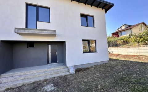 CASA NOUA I DE VANZARE I 120 MP I CETATE I FINISATA LA CHEIE I 4 CAMERE I