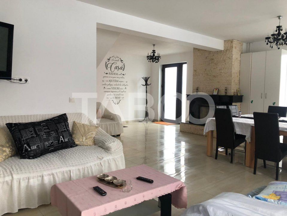 Casa individuala 7 camere cu 500 mp teren in Selimbar – fotografia 1 din 27