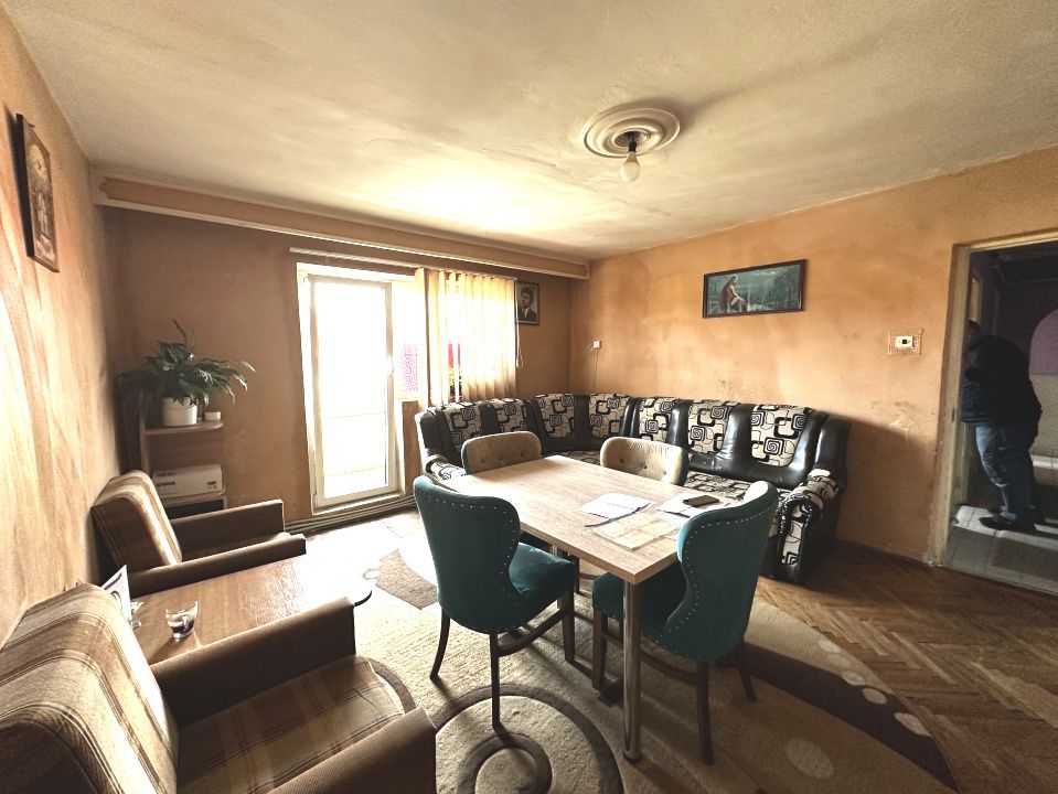 Apartament 3 Camere Vanzare CETATE Flanco Etaj 1, Nefinisat, Centrala Termopane – fotografia 4 din 16