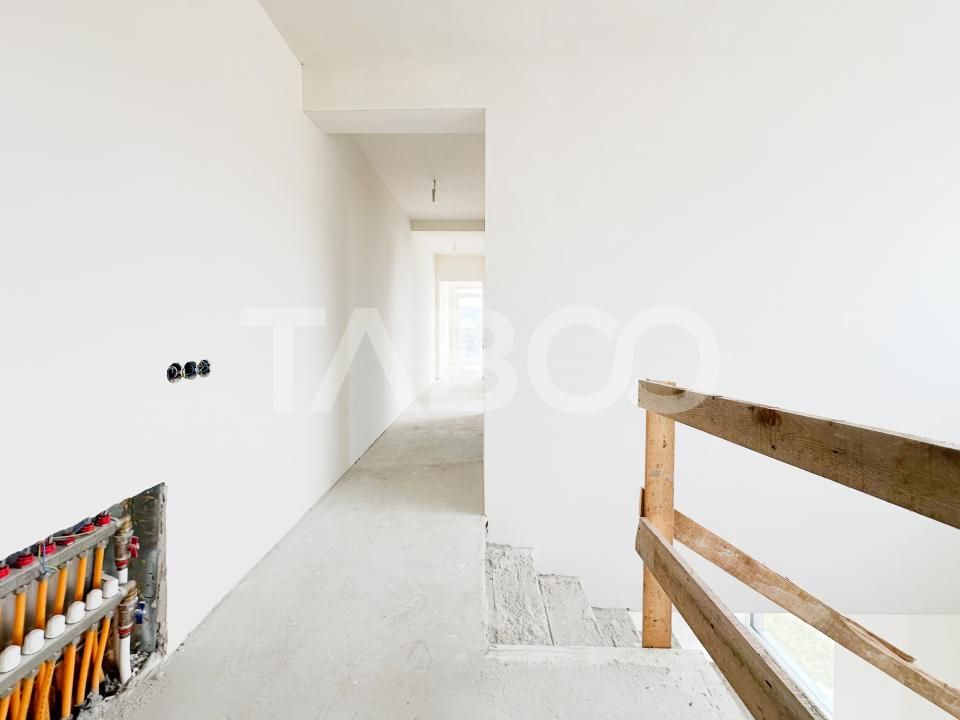 Casa cuplata de vanzare semifinisat in Dambul Rotund cu garaj – fotografia 7 din 14