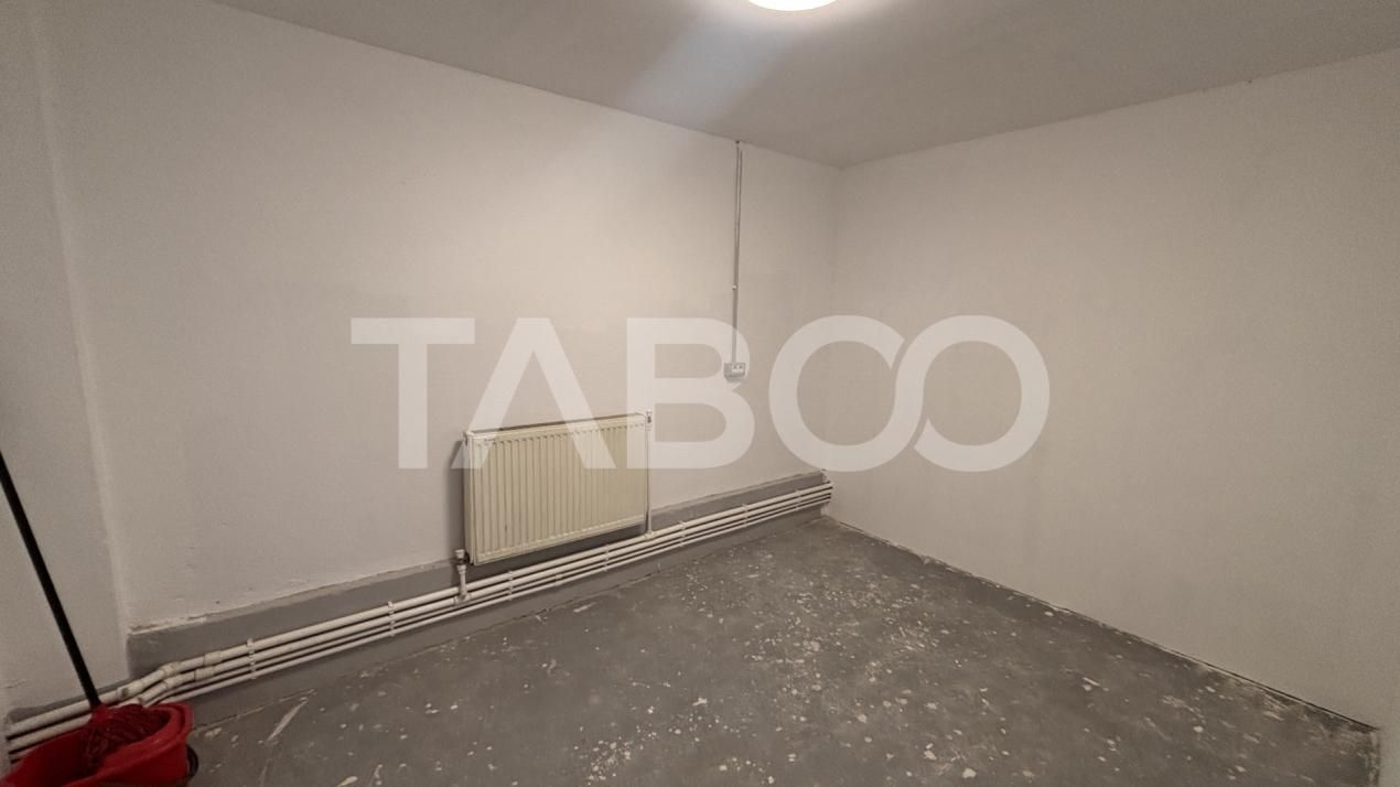Spatiu comercial de inchiriat 250mpu renovat modern cu acces tir – fotografia 5 din 13