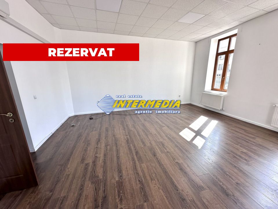 Spatiu Biouri 32 mp de inchiriat, Ultracentral, Zona Centru Alba Iulia – fotografia 1 din 2