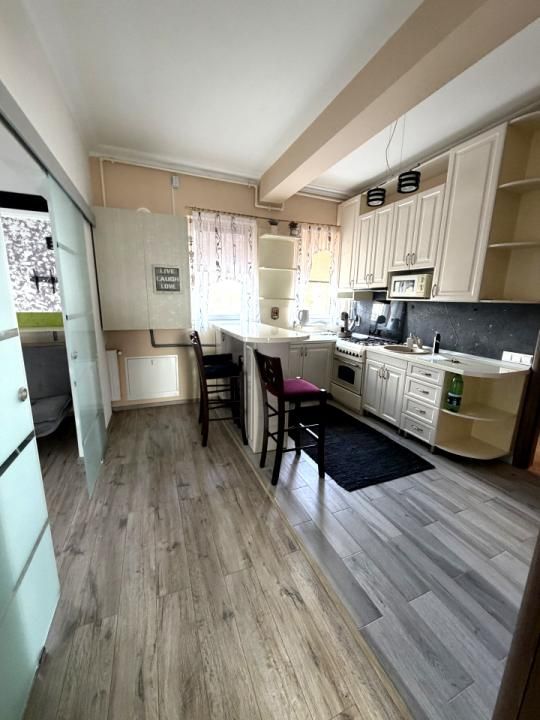 Apartament 3 camere de inchiriat, in zona Dealuri, Oradea – fotografia 1 din 9