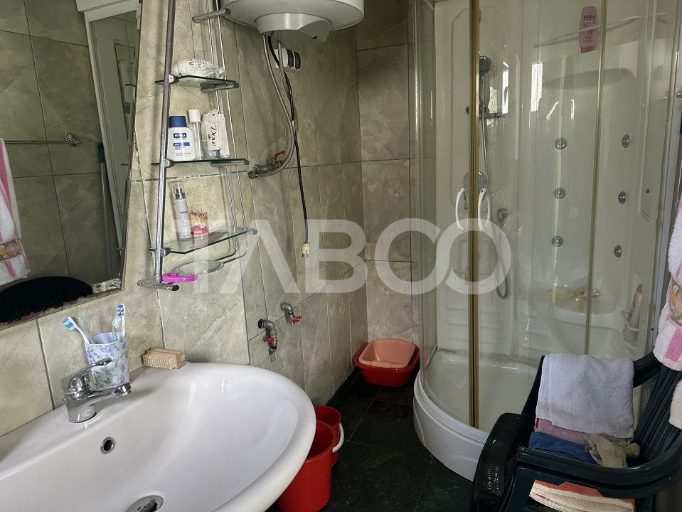 Casa familiala pentru locuit sau vacanta , spatioasa si confortabila . – fotografia 12 din 16