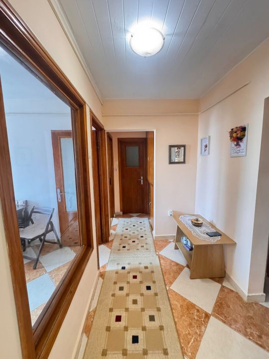 Apartament 3 camere de vanzare - zona Brotacei, Tomis Nord – fotografia 4 din 12