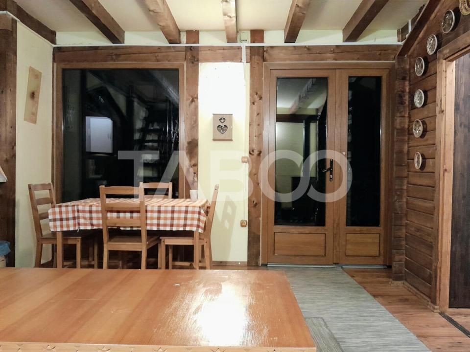 Casa de vacanta cu vedere spre munti curte de 640 mp in Tropinii Noi – fotografia 4 din 12