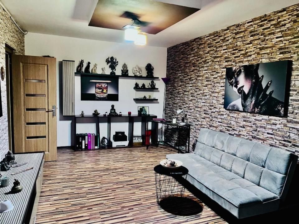 APARTAMENT 2 CAMERE RENOVAT *54 MP * CENTRALA  PROPRIE * 1DECEMBRIE 1918 – fotografia 2 din 13