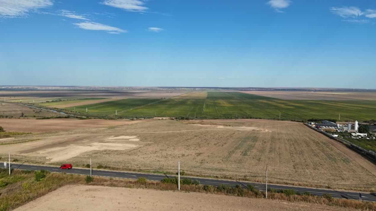 TEREN 82300 MP ÎN ESTUL ROMÂNIEI – fotografia 1 din 15
