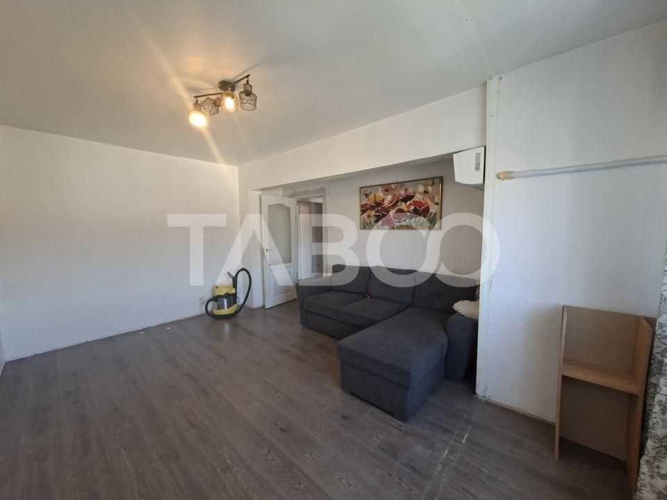 Apartament decomandat de vanzare 2 camere Strand etaj 4 acoperis – fotografia 17 din 18
