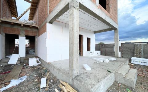 Duplex separat prin camera tehnica, toate utilitatile in Mosnita Noua- Urseni