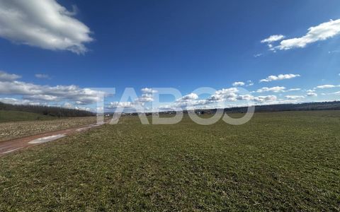 Teren de vanzare 2200 mp cu deschidere de 28 ml in Sibiu