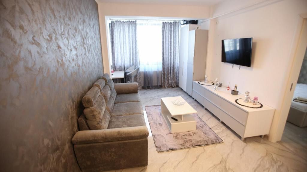 Apartament 2 camere , situat in zona Mamaia Nord- Uzina cu Pizza – fotografia 1 din 7