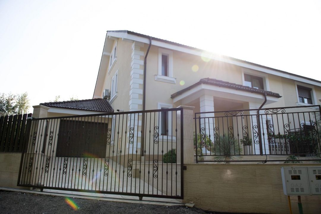 Casă superfinisată, complet mobilată, cu piscină încălzită – 5 camere, 5 băi – fotografia 20 din 20