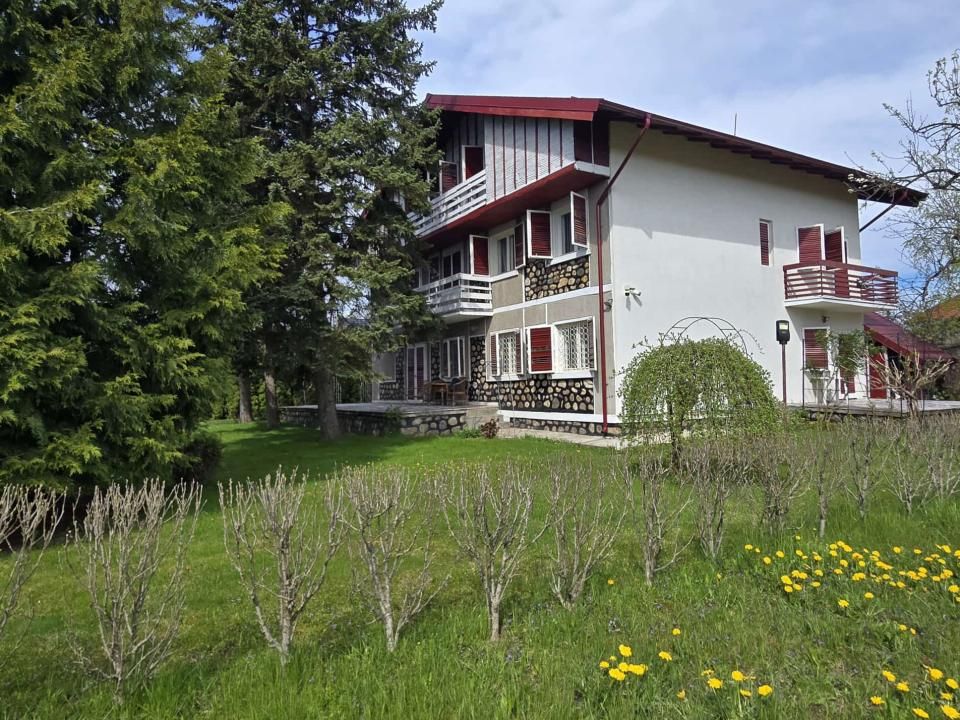 Vila 500 mp, teren 1.632 mp, ideala pentru locuinta sau pensiune – fotografia 26 din 31