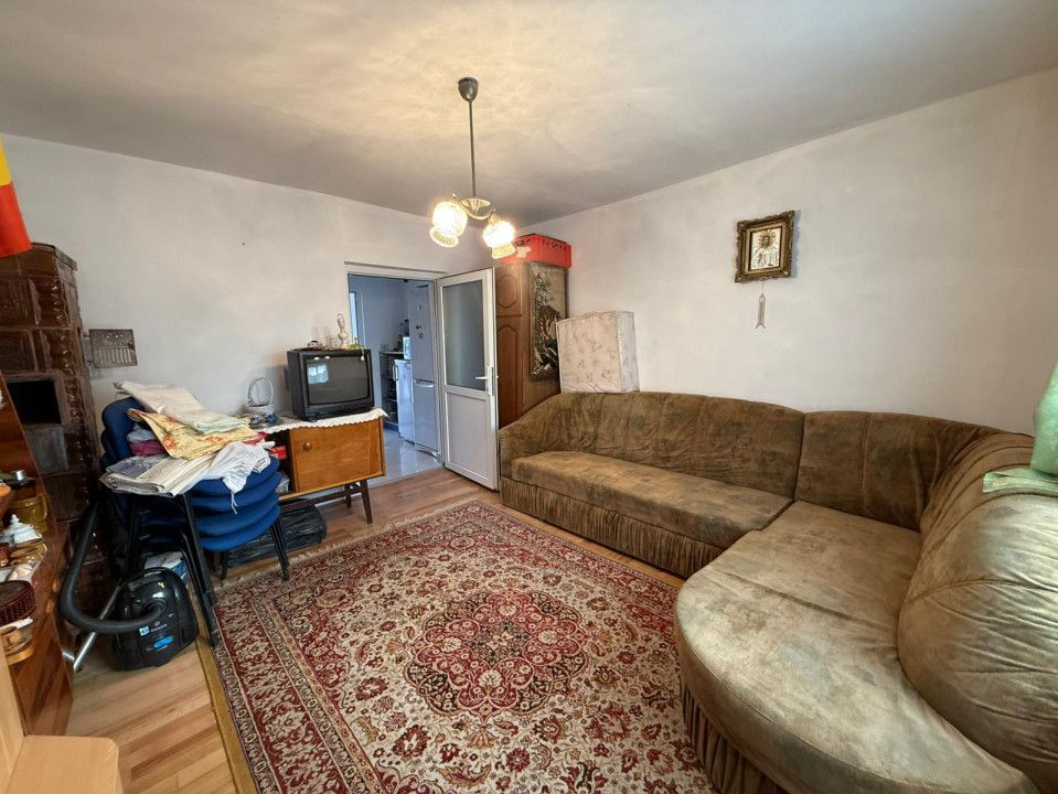 Casa cu 3 camere, 1200mp teren, 90mp suprafata utila-Mehala – fotografia 1 din 11
