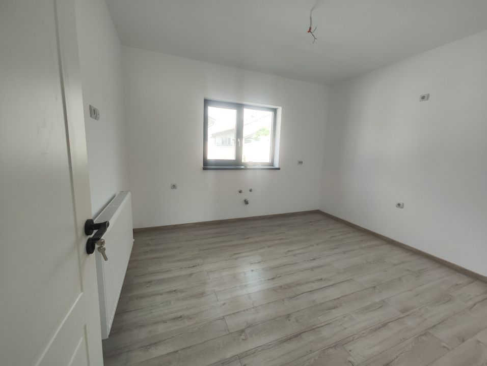 Casa 3 camere, teren 242 mp, localitatea Preajba, zona Selgros. – fotografia 4 din 8