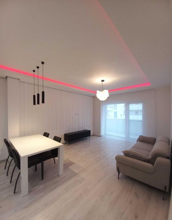 Apartament 2 camere, mobilat, garaj, LIFT, in Blocurile Albe str. Eroilor! – fotografia 1 din 8