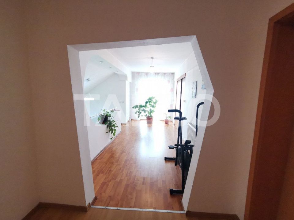 Casa in zona Centrala cu 8 camere mobilate teren 890 mp – fotografia 15 din 20