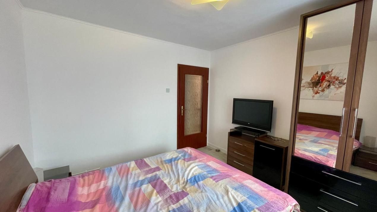 Apartament 3 camere, decomandat, zonă ultracentrală, bloc Mobilux, etaj 1 – fotografia 6 din 12