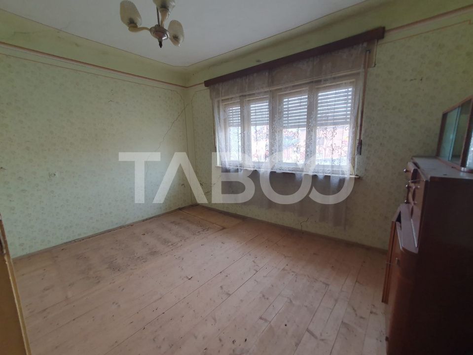 Casa de vanzare in Mandra 140 mp utili curte sura anexe 3 beciuri – fotografia 1 din 8